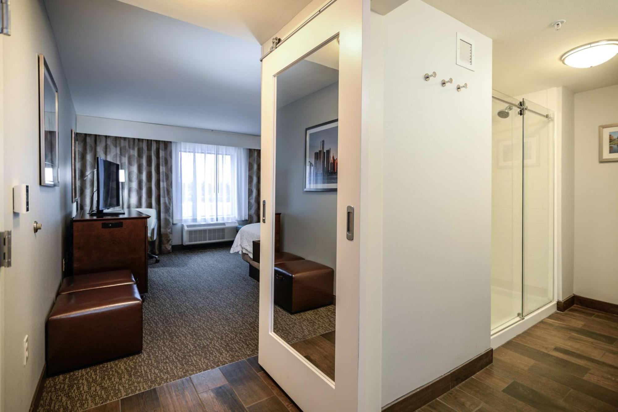Hampton Inn Brighton Mi Bagian luar foto