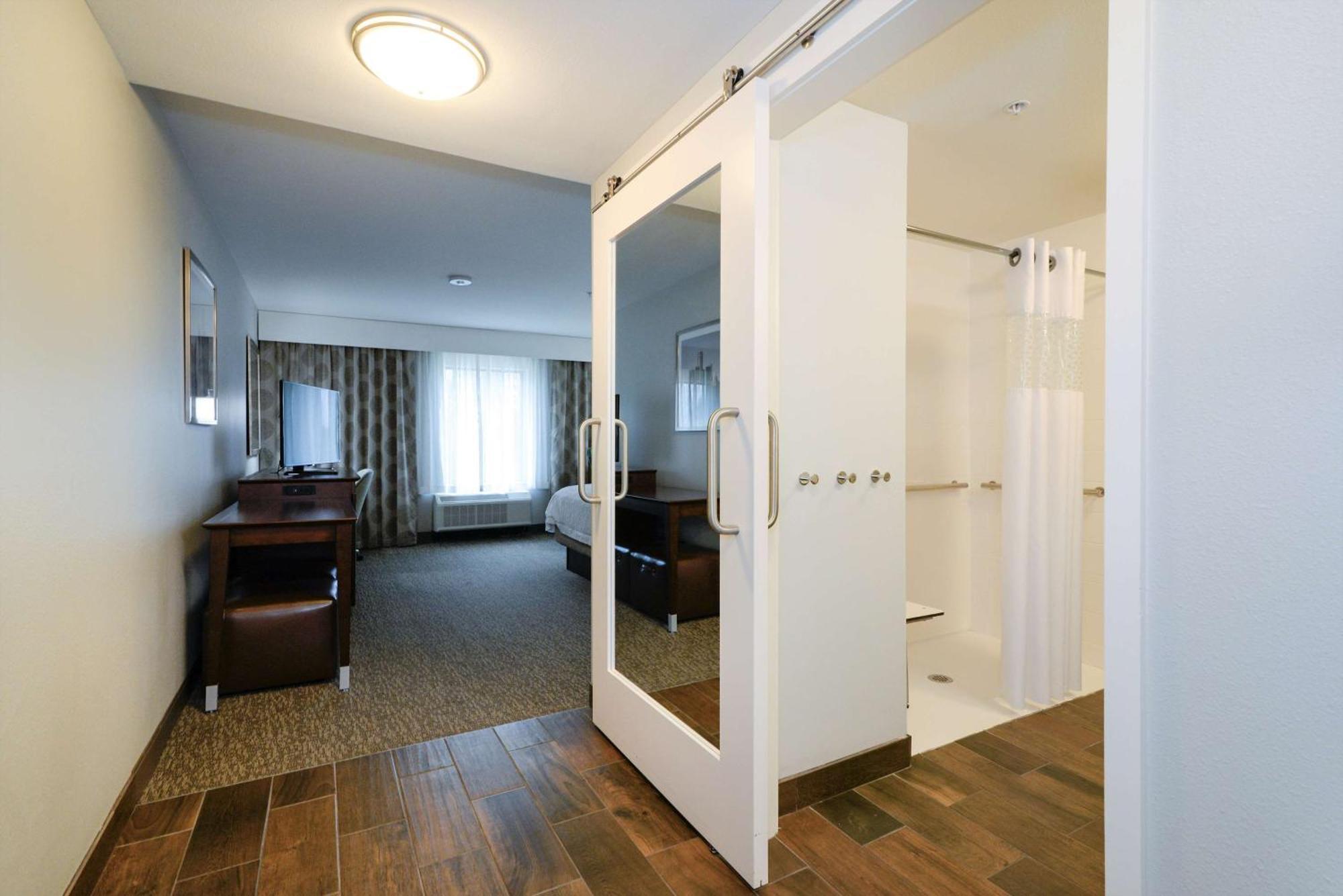 Hampton Inn Brighton Mi Bagian luar foto