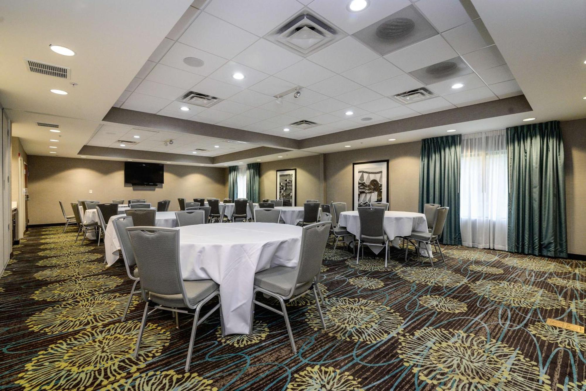 Hampton Inn Brighton Mi Bagian luar foto