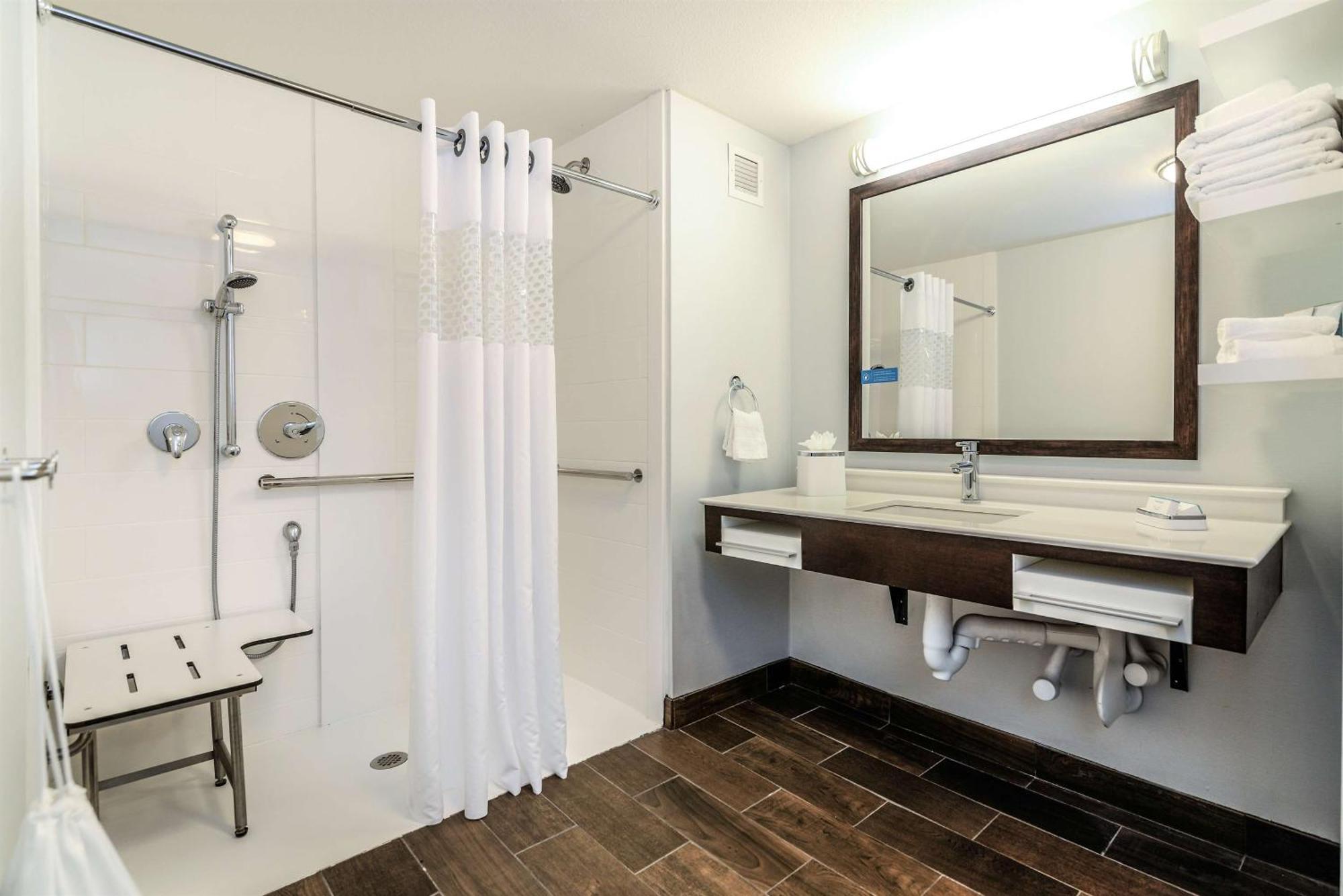 Hampton Inn Brighton Mi Bagian luar foto
