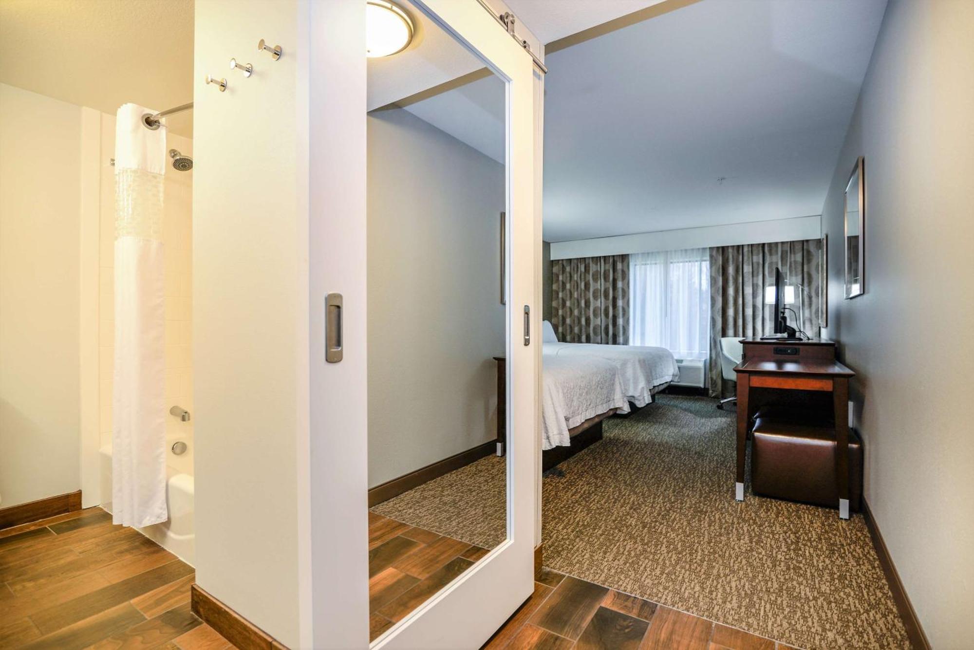 Hampton Inn Brighton Mi Bagian luar foto