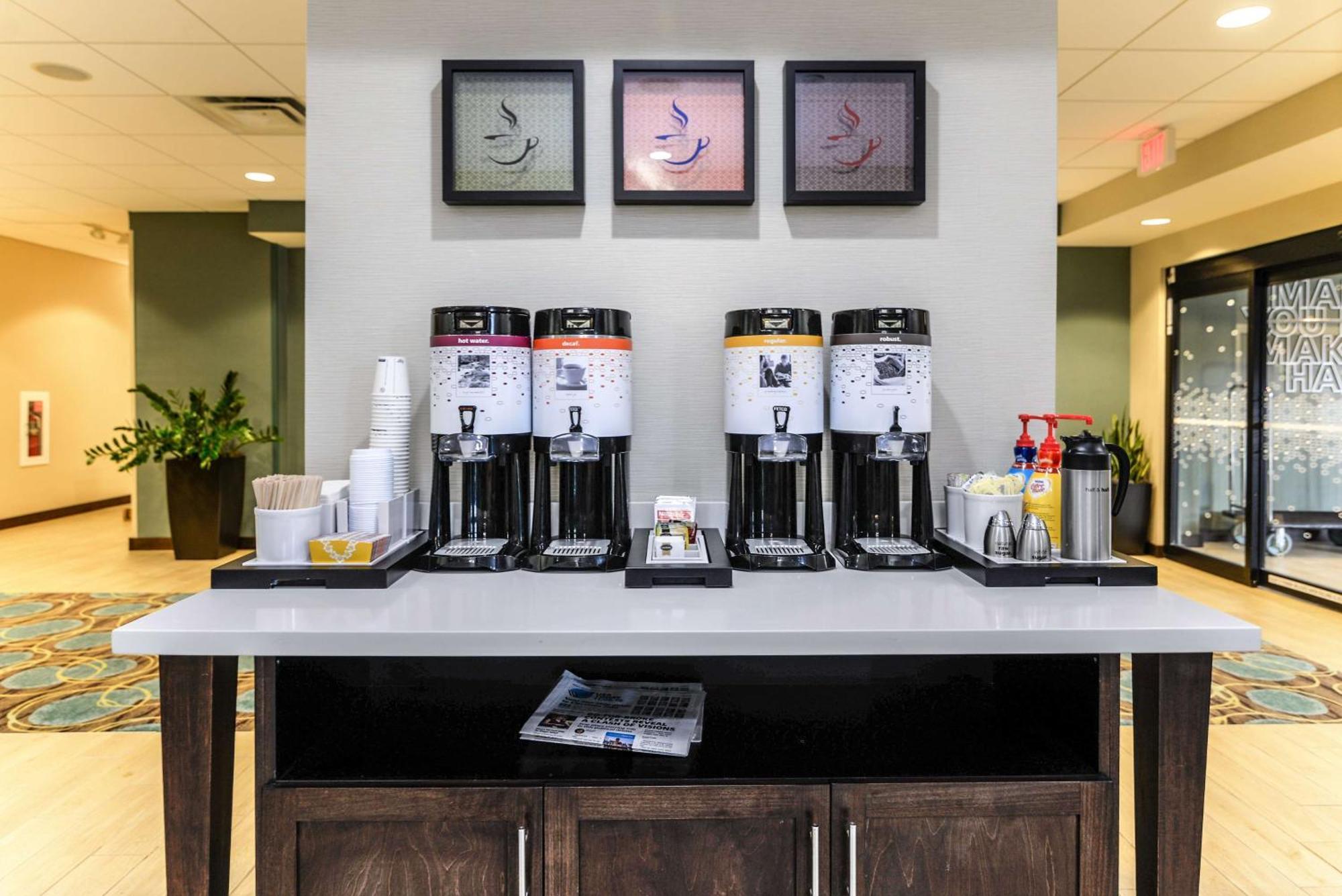 Hampton Inn Brighton Mi Bagian luar foto