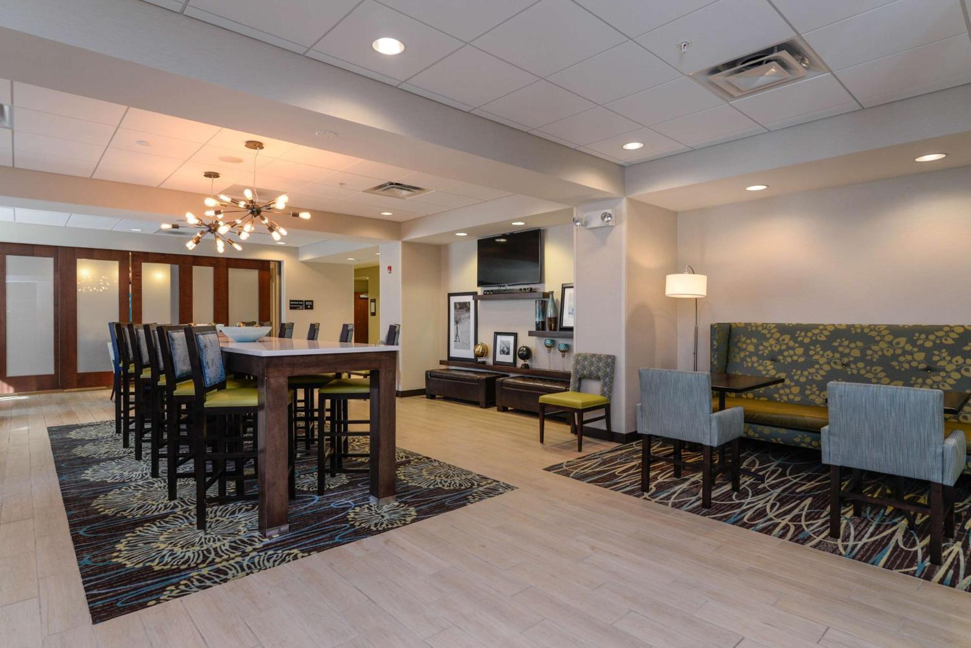 Hampton Inn Brighton Mi Bagian luar foto