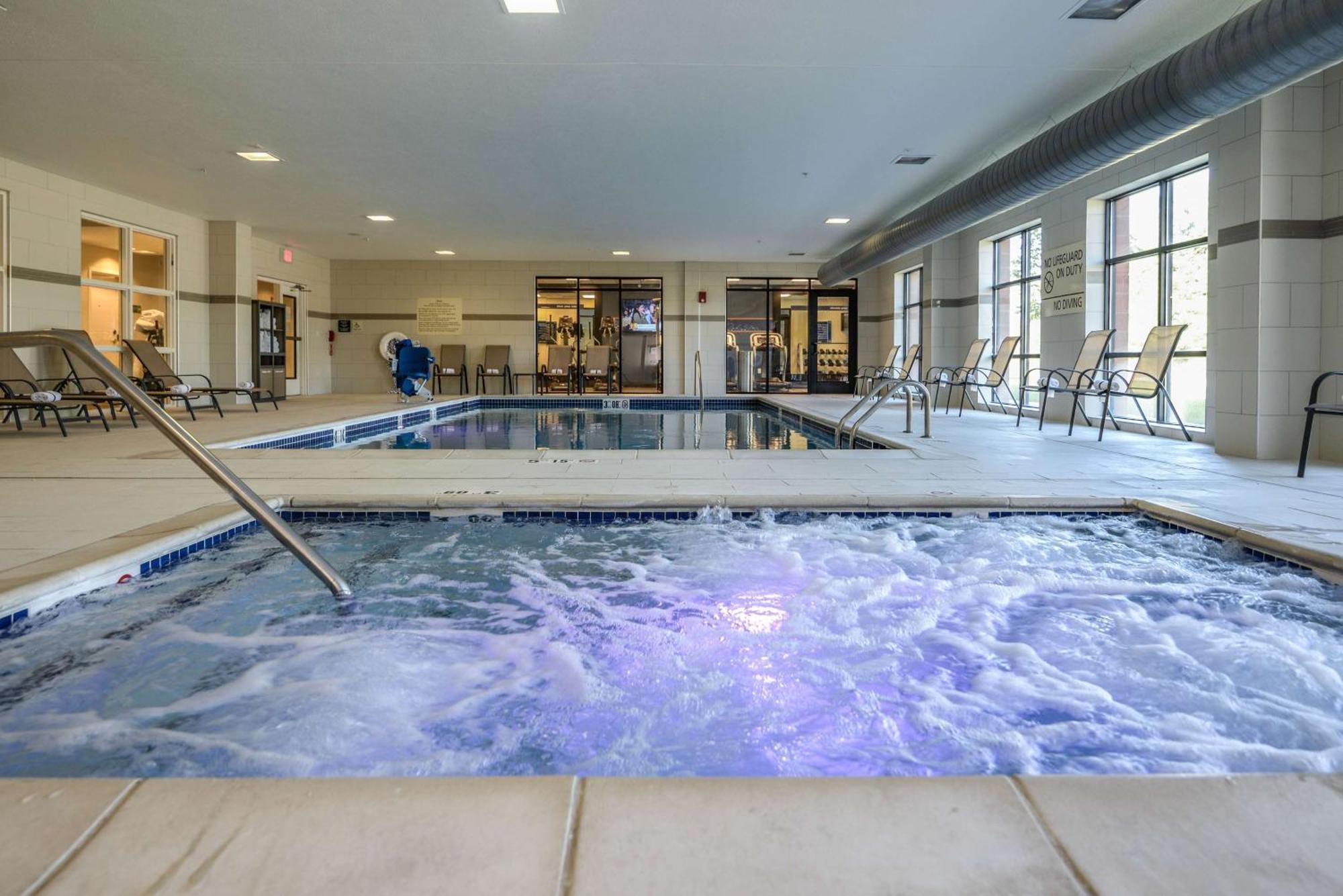 Hampton Inn Brighton Mi Bagian luar foto